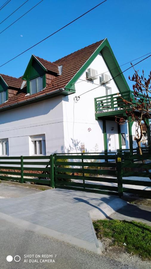 Bamboo Apartman Сиофок Екстериор снимка